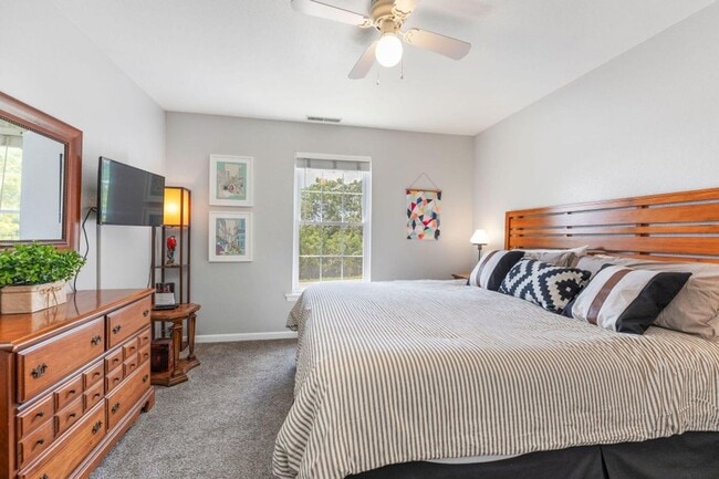 Photo - Beautifully Furnished with Modern Furnishings 2 bedroom 2 bath condo/apartment Branson, MO Unit # B