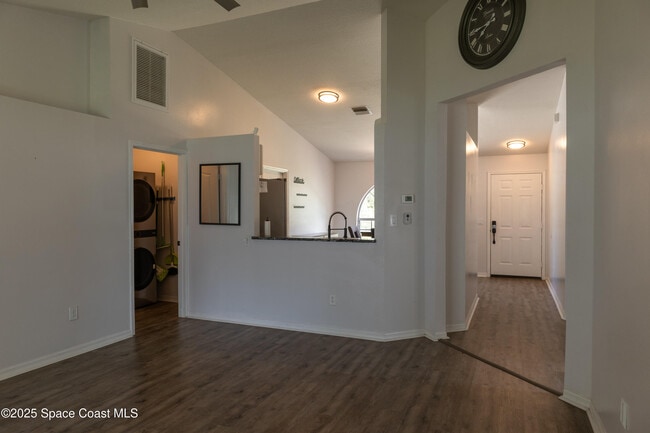 Photo - 1572 Holbrook Rd NW