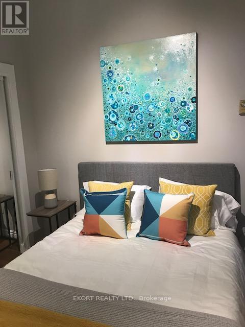 Photo - 254 Picton Main St