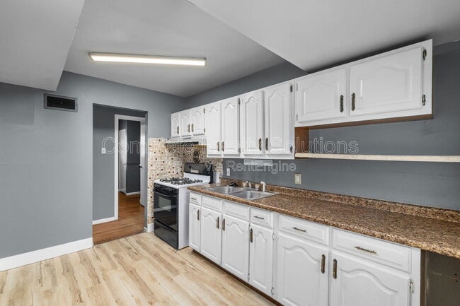 Photo - 135 Dundee Cir