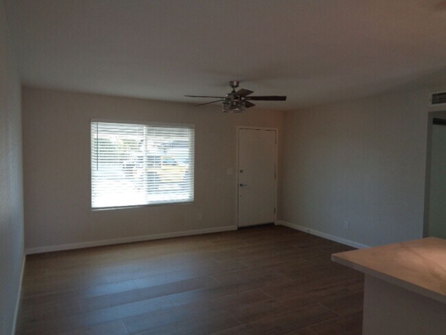 Photo - Gorgeous 3 bedroom house in Mesa! Totally renovated and ready to move in! Available NOW!