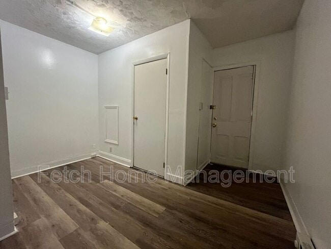 Photo - 641 S Queen St