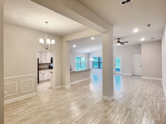 Photo - Beautiful 3-bedroom, 2-bath House in a Lake front community