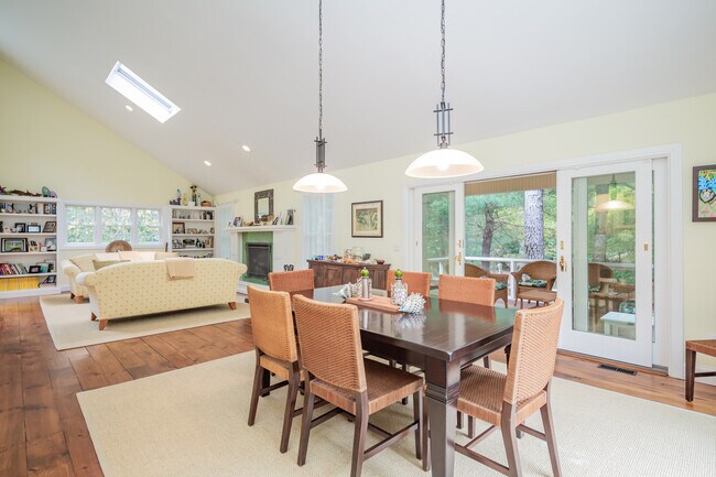 Photo - 16 Cedar Trail