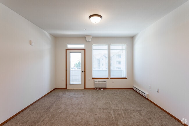 Spruce - Layout A - 2BR, 2BA - 950 SF - Hilby Station