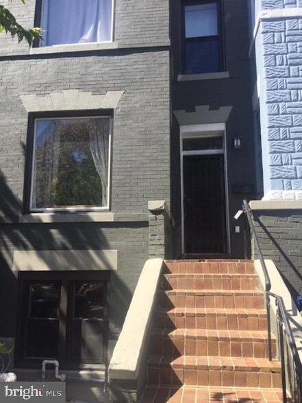 Photo - 2030 Flagler Pl NW
