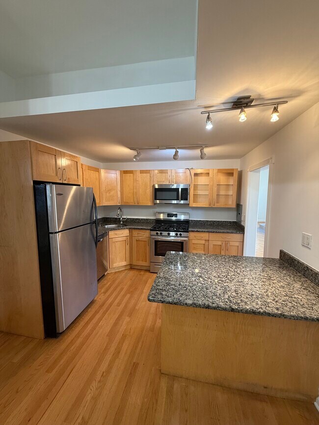 Photo - 127 Maple Ave