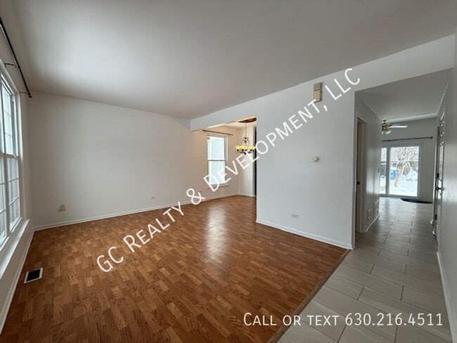 Photo - 885 Chelsea Ct