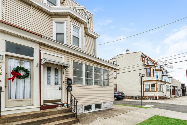 Photo - 500 Mercer St