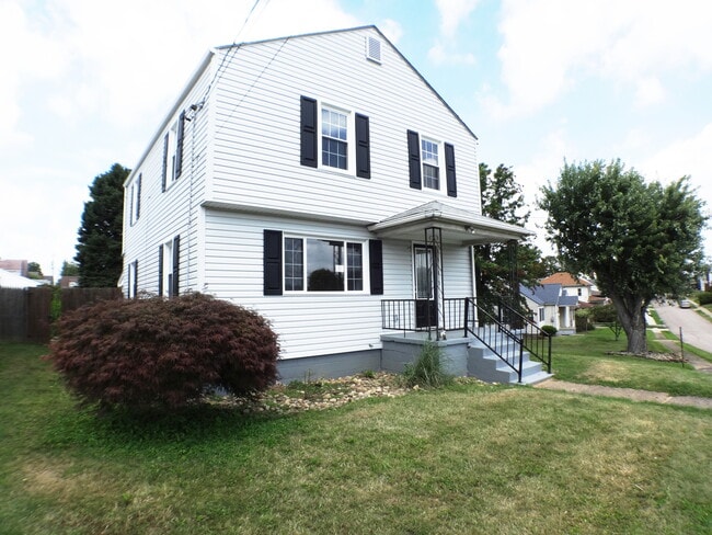 Three bedroom home excellent neighborhood - Three bedroom home excellent neighborhood