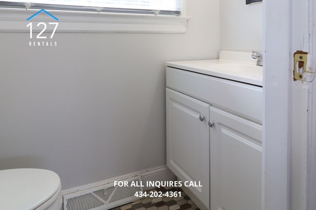 Photo - 3 Bedroom Unit with Electric and Water Utilities Included!! Unidad Upper