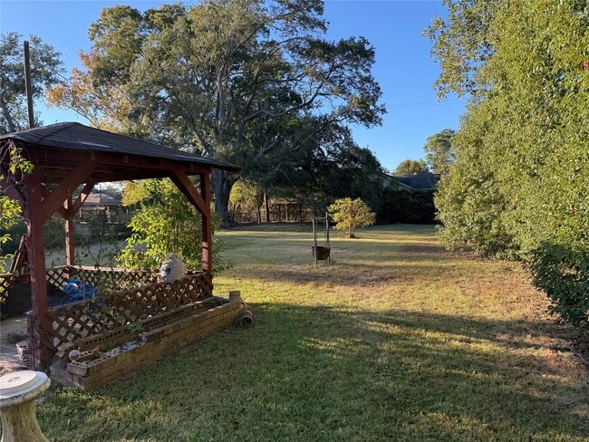 Photo - 860 Bingman Dr