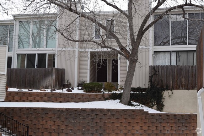 Building Photo - 1050 S Monaco St Pkwy Unit 137 Rental