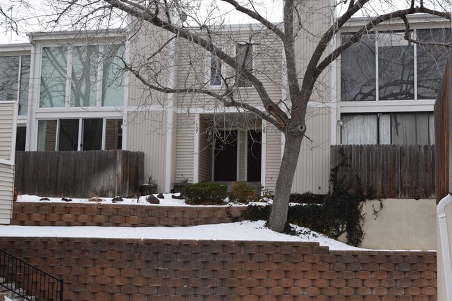 Building Photo - 1050 S Monaco St Pkwy Unit 137 Rental