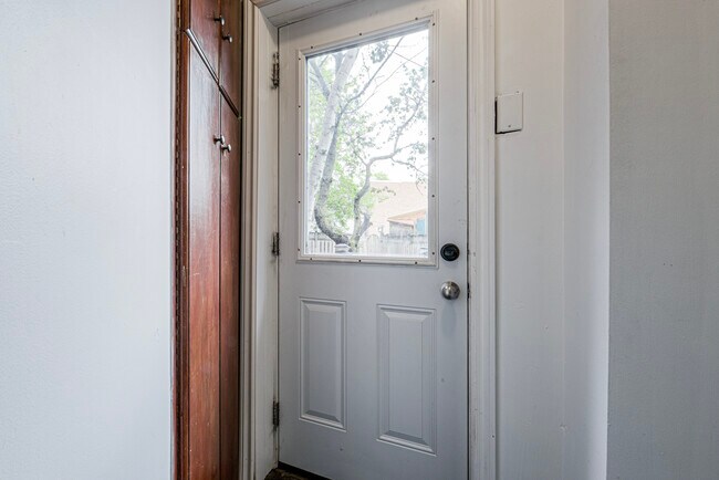 Photo - 2045 Davenport Rd
