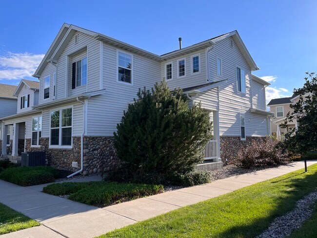 Photo - 5845 Woodwind Grv Townhome