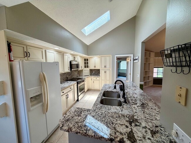 604 Mallory Dr