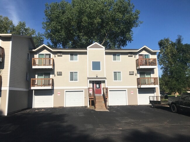 Photo - 595 Belland Ave