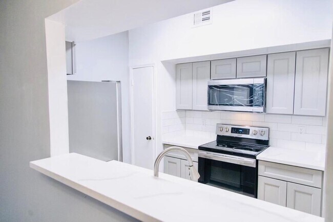 Kitchen - 7284 Regency Square Ct