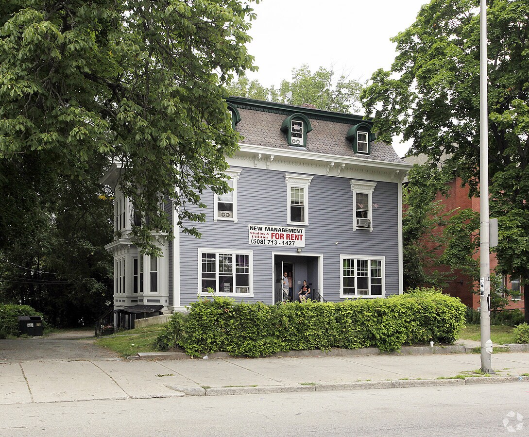 Photo - 776 Main St