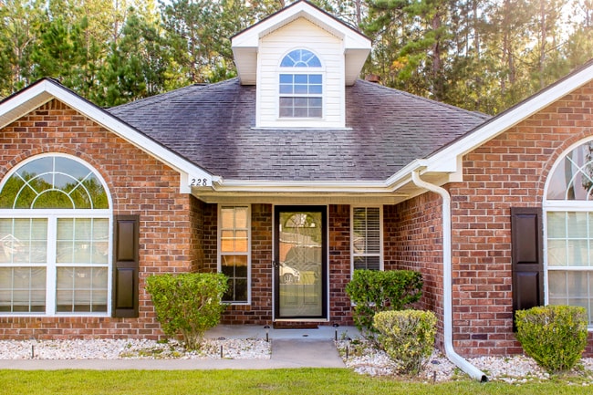 Photo - 228 Cobble Stone Ln