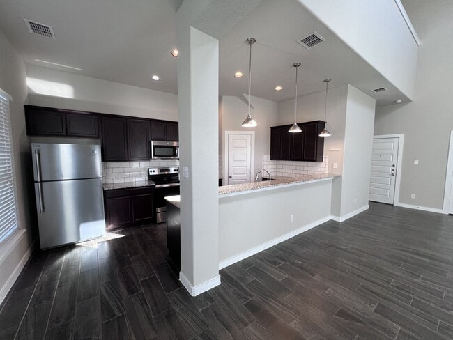 Photo - Beautiful Townhouse in New Braunfels!