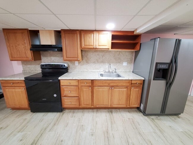 Photo - 133 Roberts Ave W