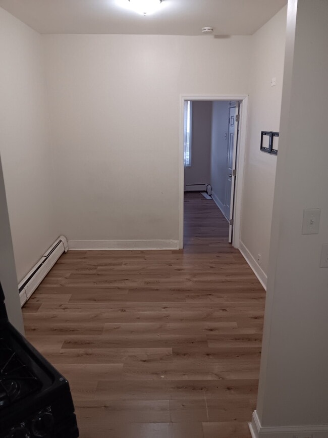 Photo - 449 Pavonia Ave