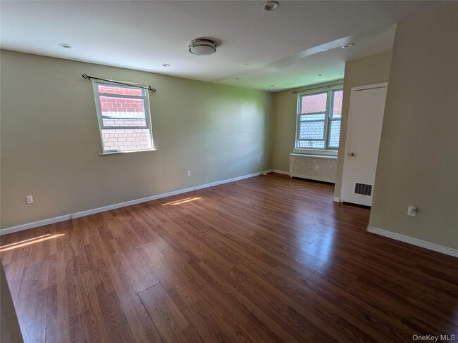 Building Photo - 206-07 Hillside Ave. Unit 2FL