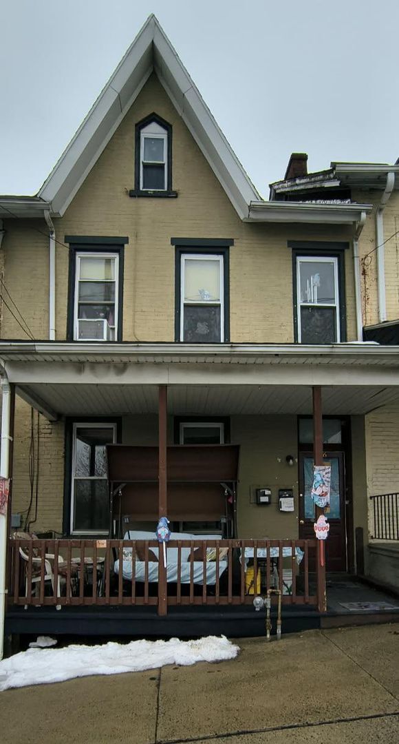 Building Photo - 228 W 3rd St Unit 1st fl