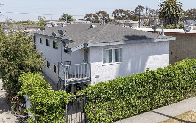 Building Photo - 11116 S Figueroa St Rental