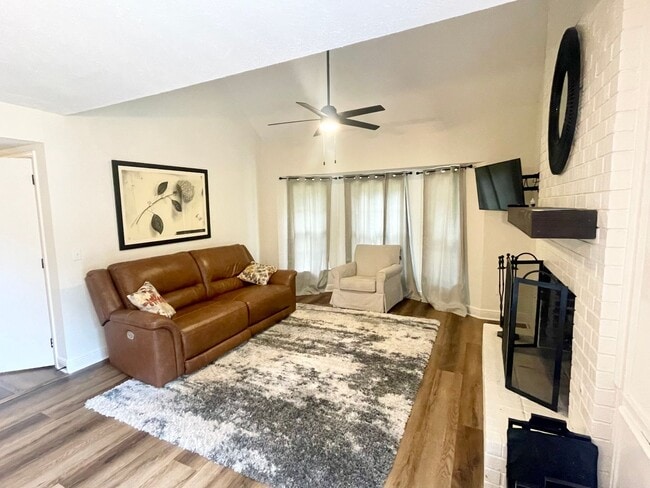 Photo - Beautiful 3 bed, 2.5 bath home for rent in the heart of Madison!