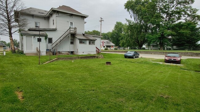 Building Photo - 7009 W US Highway 52 Unit Apt 2