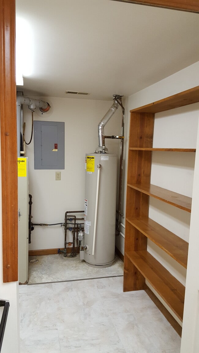 Pantry & Equipment - 214 W Pierce St Unit 214