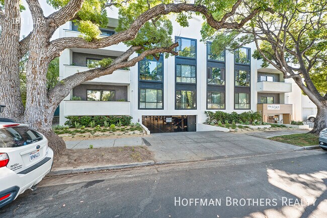 Photo - Crystal House Apartments