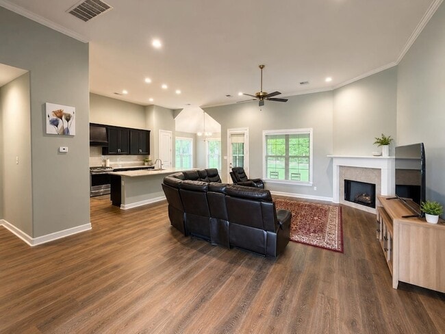 Photo - 1157 Mountain Side Dr