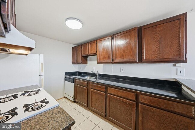 Photo - 4600 Duke St Unit 1623