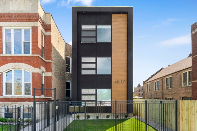 Building Photo - 4817 S Wabash Ave