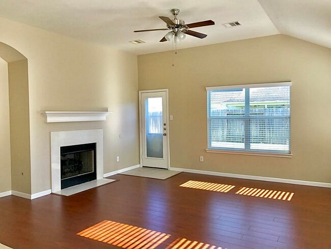 Photo - 30318 Emerson Creek Dr