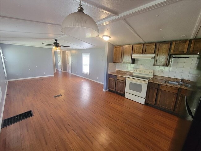 Photo - 40539 Enterprise Rd