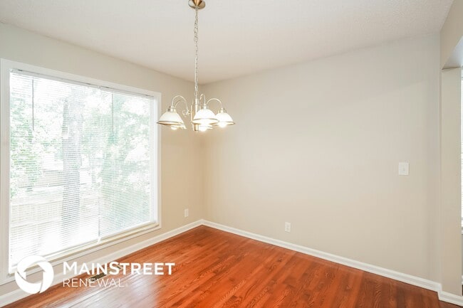 Photo - 1204 Curran Ct