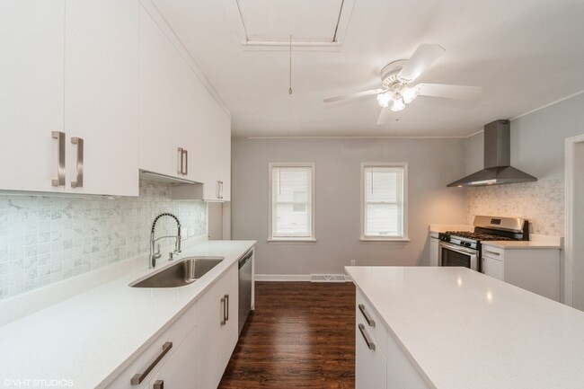 Photo - 848 Lee St