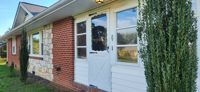 Large 2 Bedroom Rambler with 2 Primary Sui... - Large 2 Bedroom Rambler with 2 Primary Sui...