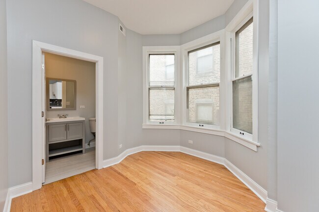 Photo - 3324 W Diversey Ave Unit 2F