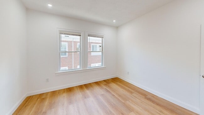 Photo - 244 Winchester St