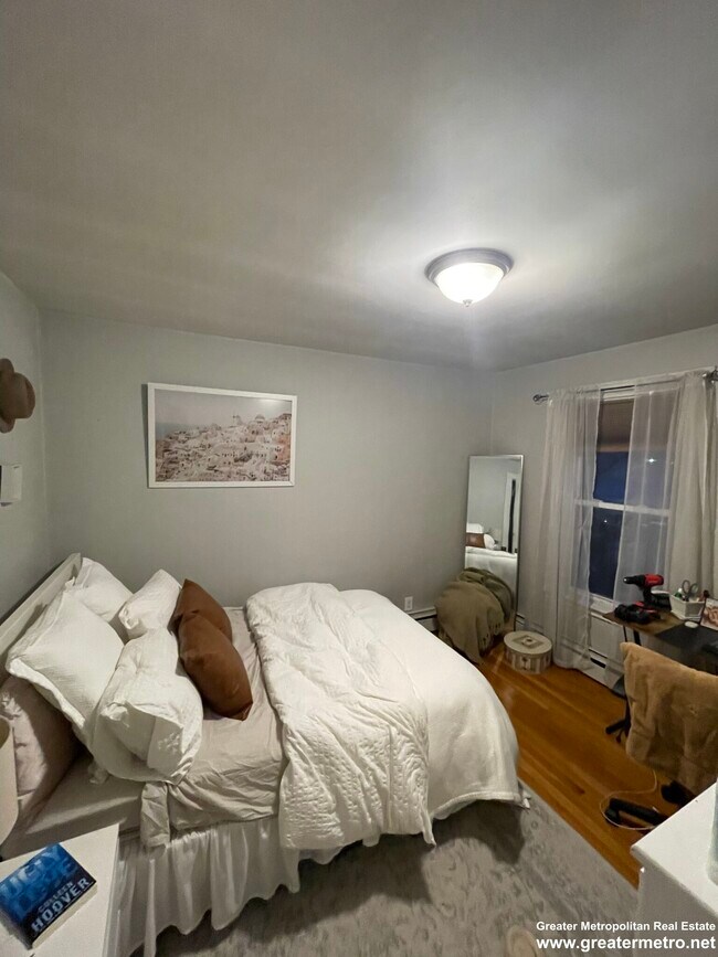 Photo - 764 E 8th St Unit 3