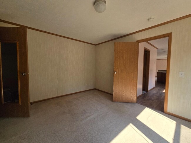Photo - 620 Sinclair Ln