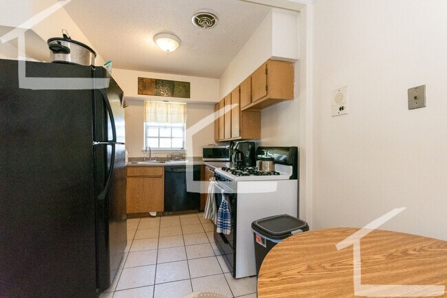 Photo - 3Br/2Bth, Available Sep. 1, 2026. Great for a rommate students. MUST SEE!!