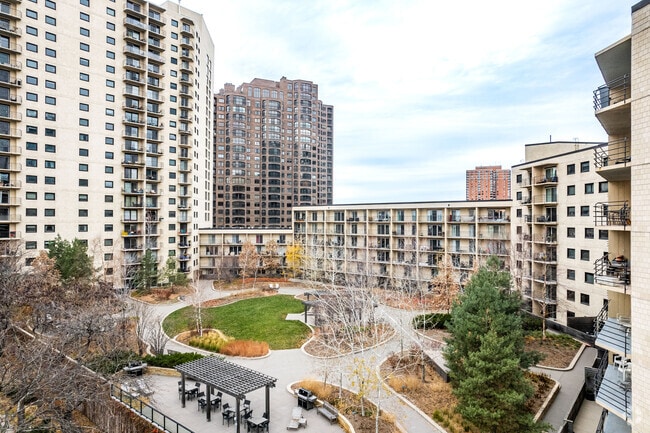 Courtyard - 1200 on the Mall