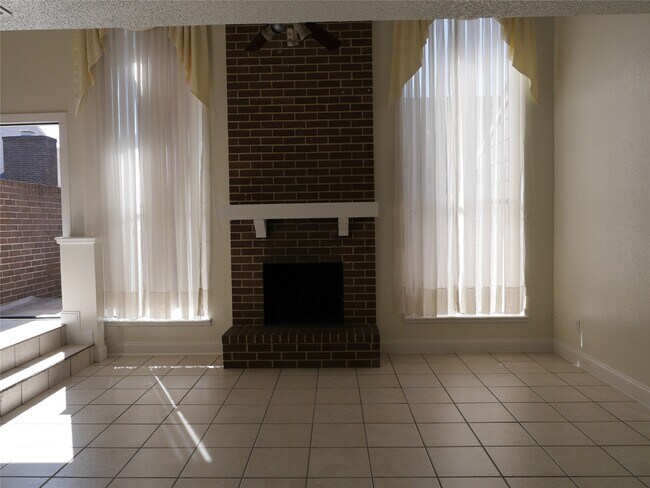 Photo - 13840 Hollowgreen Dr Unit 106